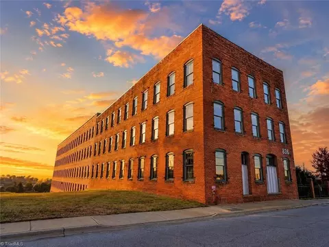 836 Oak St #306, Winston Salem, NC 27101