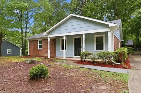 2210 Bracyridge Rd, Greensboro, NC 27407