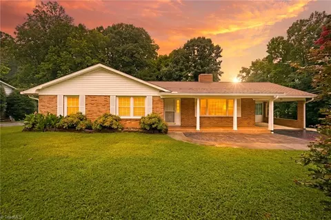 399 Wildwood Ln, Winston Salem, NC 27107