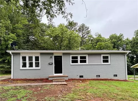 1332 Calvert Dr, Winston Salem, NC 27107