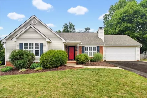 6051 Summer Trace Ln, Winston Salem, NC 27105