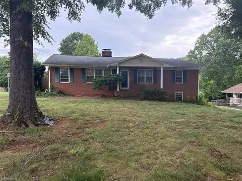 2631 Creekwood Dr, Winston Salem, NC 27103