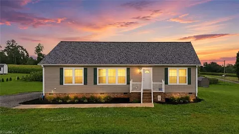 1046 Herberts Dr, Yadkinville, NC 27055