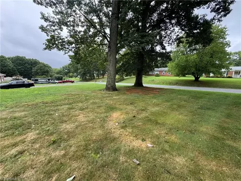 Exterior - 503 Hampton Dr, King, NC 27021 photo 16 of 16