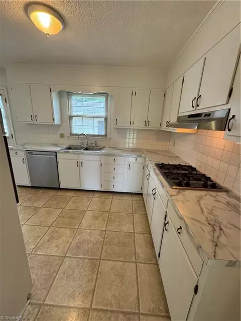 Kitchen - 503 Hampton Dr, King, NC 27021 photo 8 of 9