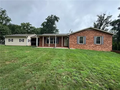 Exterior - 503 Hampton Dr, King, NC 27021 photo 5 of 16