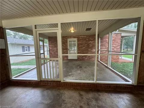 Exterior - 503 Hampton Dr, King, NC 27021 photo 7 of 16