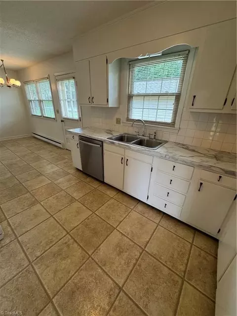 Kitchen - 503 Hampton Dr, King, NC 27021 photo 5 of 9