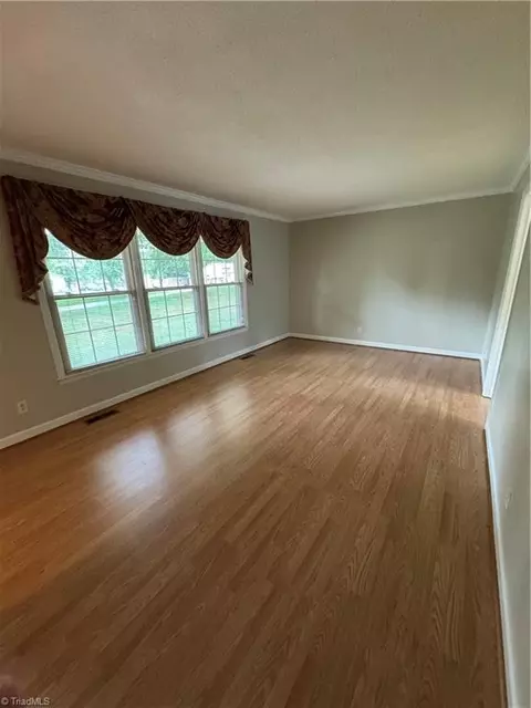 Living - 503 Hampton Dr, King, NC 27021 photo 1 of 3