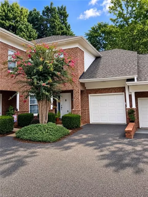 8 Indigo Lake Ter #G, Greensboro, NC 27455