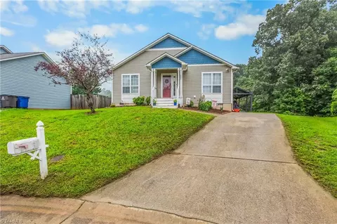 555 Brown Stone Ct, Kernersville, NC 27284