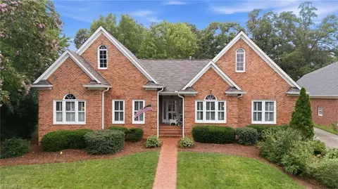 1275 Thornhill Ln, Winston Salem, NC 27106