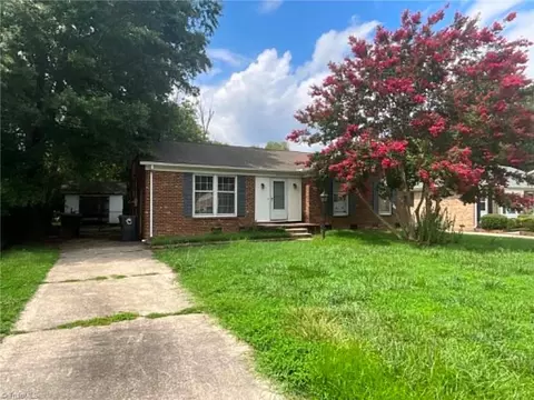 3118 Shallowford Dr, Greensboro, NC 27406