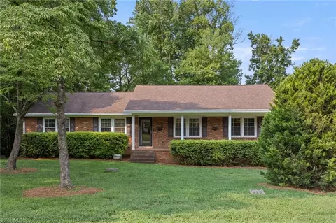 123 Tangle Dr, Jamestown, NC 27282