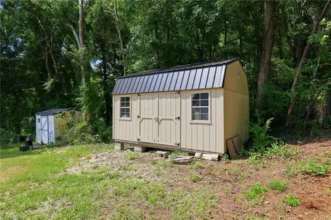 Exterior - 5568 Kimberly Ln, Trinity, NC 27370 photo 7 of 9