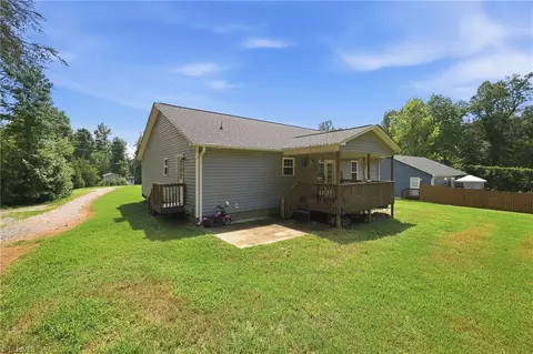 Exterior - 5568 Kimberly Ln, Trinity, NC 27370 photo 3 of 9