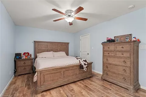 Bedroom - 3756 Hoover Hill Rd, Trinity, NC 27370 photo 2 of 5
