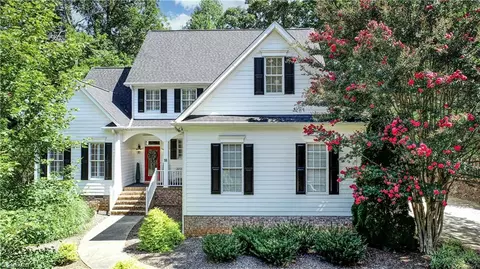 18 Heathrow Ct, Greensboro, NC 27410
