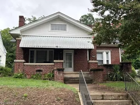 410 Cedar St N, Greensboro, NC 27401