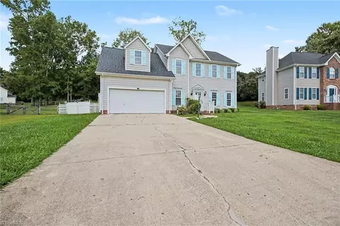 1532 Ballard Ct, Kernersville, NC 27284