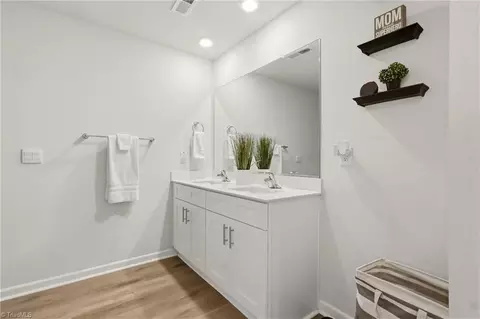 Bath - 5409 Avery Dr, Trinity, NC 27370 photo 1 of 3