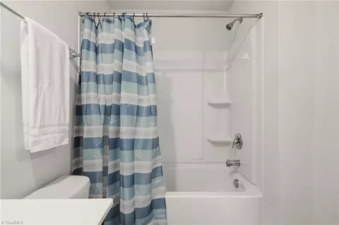 Bath - 5409 Avery Dr, Trinity, NC 27370 photo 3 of 3