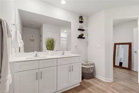 Entry Way - 5409 Avery Dr, Trinity, NC 27370 photo 10 of 12