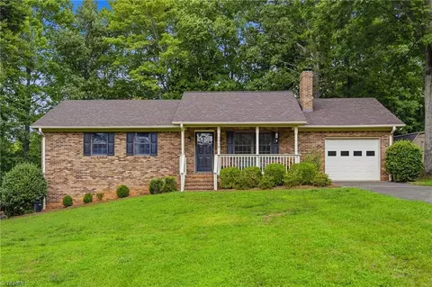 5958 Hauser Farm Rd, Pfafftown, NC 27040