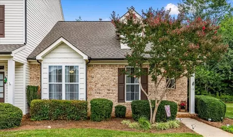 14 Rhododendron Dr, Greensboro, NC 27455