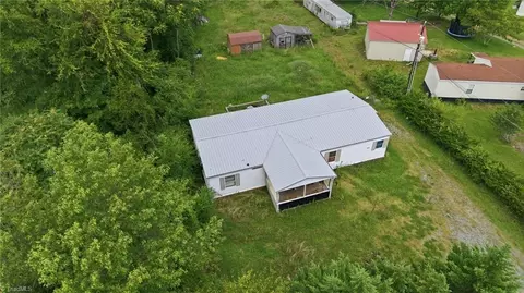 7166 Wright Rd, Thomasville, NC 27360 photo 6