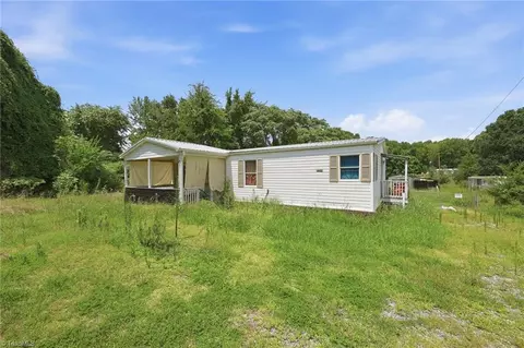 7166 Wright Rd, Thomasville, NC 27360 photo 2