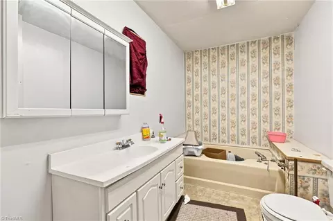 7166 Wright Rd, Thomasville, NC 27360 photo 14