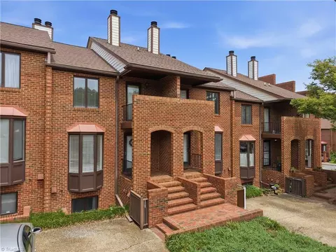 626 Walker Ave, Greensboro, NC 27401