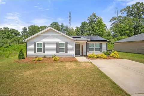 3149 Misty Ridge Dr, Winston Salem, NC 27107