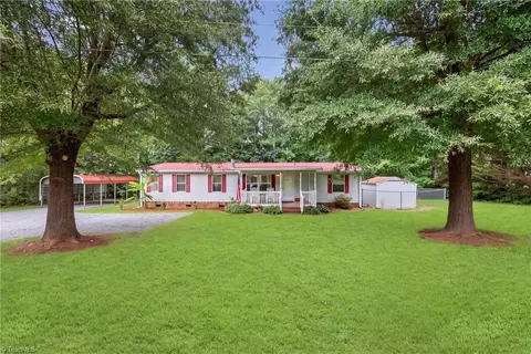 1005 Jessi Ct, Yadkinville, NC 27055