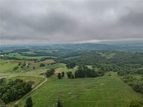 000 Bledsoe Rd, Sparta, NC 28675 photo 8