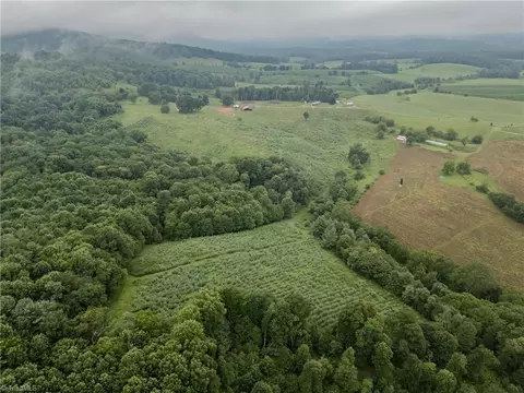 000 Bledsoe Rd, Sparta, NC 28675 photo 11