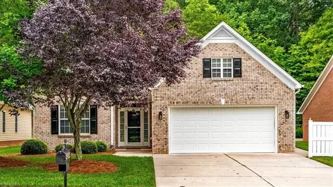 132 Heritage Hill Dr, Jamestown, NC 27282