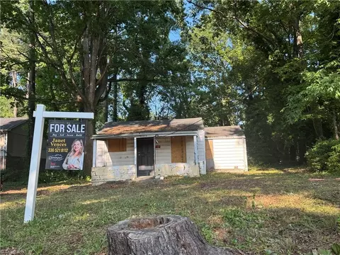 2709 Mcarthur Dr, Greensboro, NC 27406