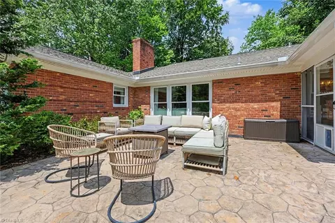 Exterior - 950 Croyden St, High Point, NC 27262 photo 6 of 11