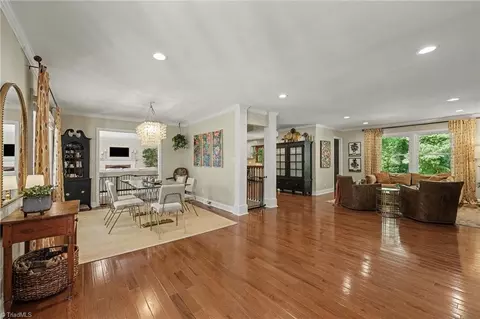 Dining - 950 Croyden St, High Point, NC 27262 photo 3 of 3