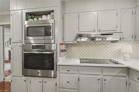 Kitchen - 950 Croyden St, High Point, NC 27262 photo 2 of 4