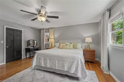 Bedroom - 950 Croyden St, High Point, NC 27262 photo 6 of 8