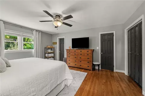Bedroom - 950 Croyden St, High Point, NC 27262 photo 8 of 8