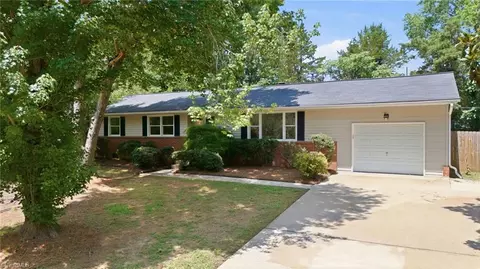 2112 Kello Dr, Greensboro, NC 27455