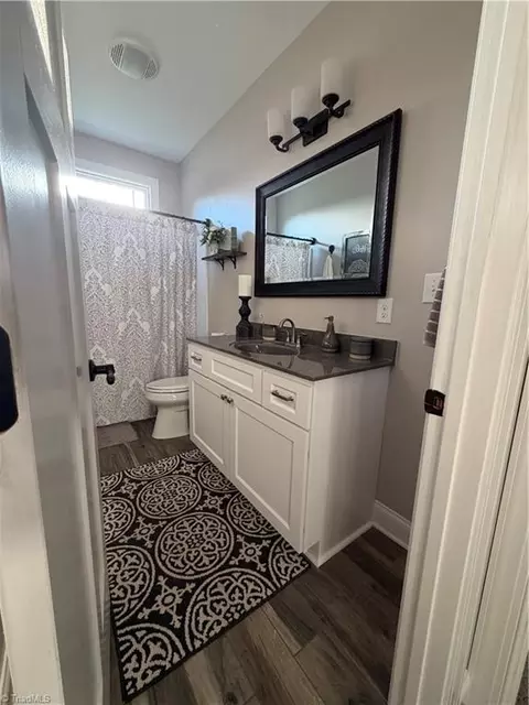 Bath - 6861 Country Meadows Ln, Trinity, NC 27370 photo 3 of 4