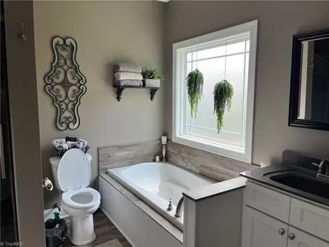 Bath - 6861 Country Meadows Ln, Trinity, NC 27370 photo 2 of 4