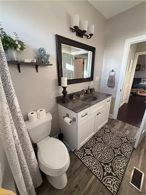 Bath - 6861 Country Meadows Ln, Trinity, NC 27370 photo 4 of 4