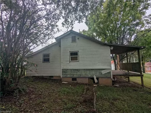 105 Cherry St, Reidsville, NC 27320
