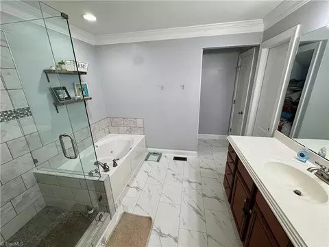 Bath - 3146 Clear Ridge Dr, Trinity, NC 27370 photo 3 of 7